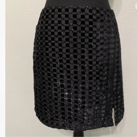 NWT. House Of Harlow 1960 Skirt. Black Checkered Velvet Metallic Sparkle.